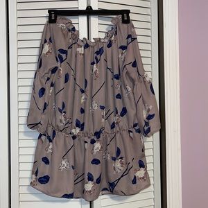 Very stretchy blouse! Size XL but can fit XXL!!